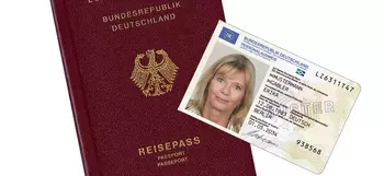 Bild deutscher Reisepass und Personalausweis (Muster)